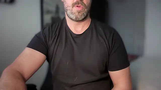 Snapshot of Mr_Beef chatting on December 1, 2025, 9:58 am Mr Beef online show from December 1, 2025, 9:58 am