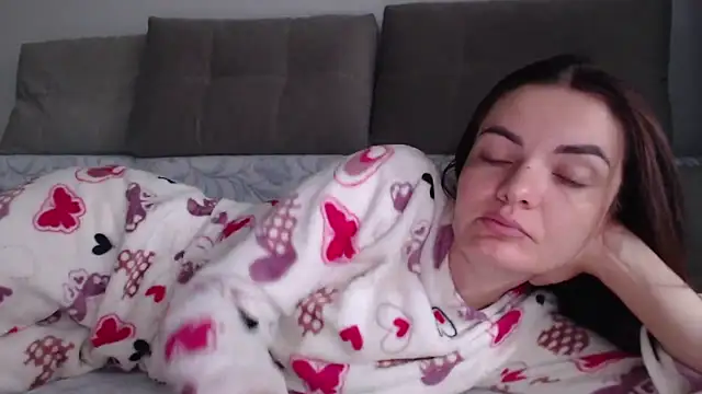 Snapshot of _JustmeHere_ chatting on October 14, 2025, 8:15 am JustmeHere online show from October 14, 2025, 8:15 am