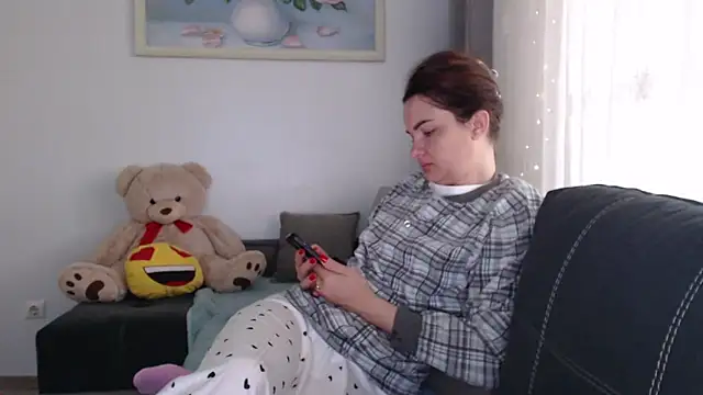 Snapshot of _JustmeHere_ chatting on November 7, 2025, 8:25 am JustmeHere online show from November 7, 2025, 8:25 am