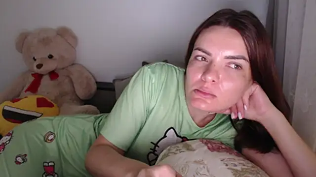 Snapshot of _JustmeHere_ chatting on November 30, 2025, 9:13 am JustmeHere online show from November 30, 2025, 9:13 am