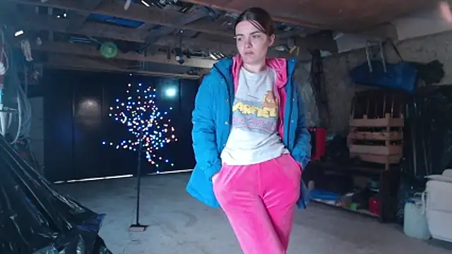 Snapshot of _JustmeHere_ chatting on December 5, 2025, 12:47 pm JustmeHere online show from December 5, 2025, 12:47 pm