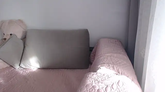 Snapshot of _JustmeHere_ chatting on December 15, 2025, 10:19 am JustmeHere online show from December 15, 2025, 10:19 am