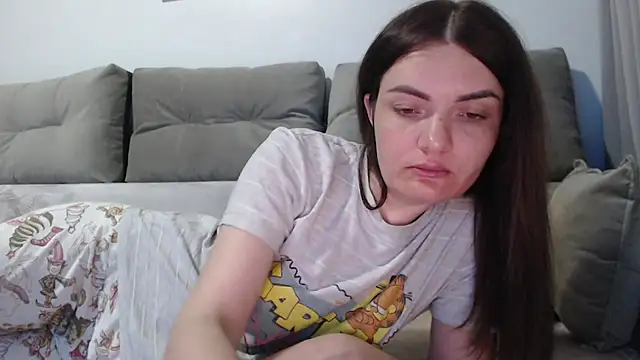  JustmeHere  online show from April 3, 2026, 6:17 pm