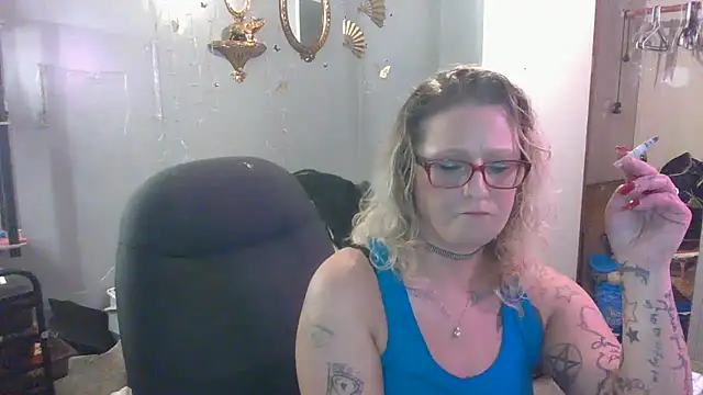 Snapshot of Lisalovely6981 chatting on March 17, 2025, 11:42 am Lisalovely6981 online show from March 17, 2025, 11:42 am