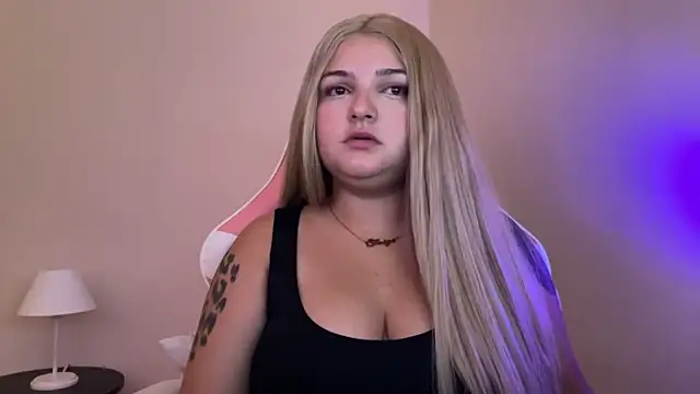 SweetPaige  online show from March 6, 2025, 11:31 pm