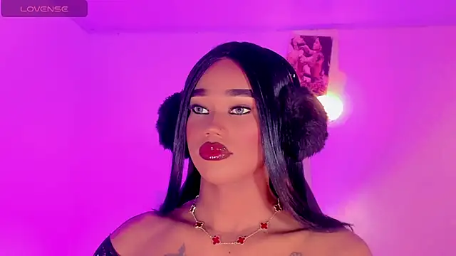 naomy  xx online show from November 25, 2025, 3:17 am