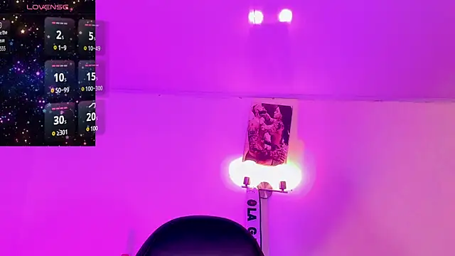 naomy  xx online show from December 5, 2025, 3:15 am