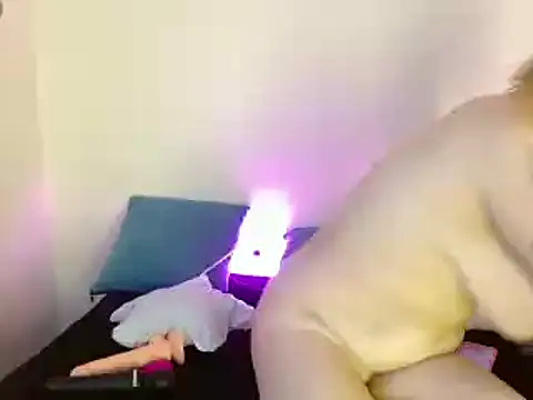 Snapshot of kittycatw chatting on January 5, 2025, 6:56 pm kittycatw online show from January 5, 2025, 6:56 pm