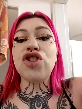 divine eve online show from February 22, 2025, 4:40 pm