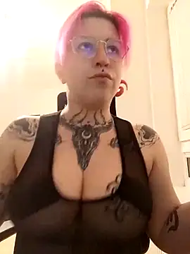 divine eve online show from March 3, 2025, 9:26 pm