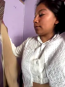 Snapshot of LinnaGardenia chatting on October 20, 2025, 2:39 pm LinnaGardenia online show from October 20, 2025, 2:39 pm