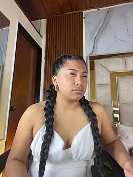 Snapshot of LinnaGardenia chatting on February 15, 2026, 2:58 pm LinnaGardenia online show from February 15, 2026, 2:58 pm