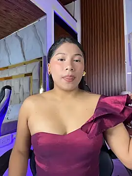 Snapshot of LinnaGardenia chatting on February 19, 2026, 1:18 pm LinnaGardenia online show from February 19, 2026, 1:18 pm