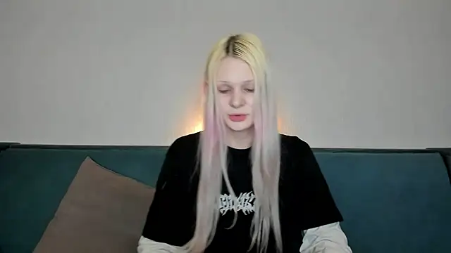 Snapshot of sashakiss99 chatting on December 1, 2024, 9:59 pm sashakiss99 online show from December 1, 2024, 9:59 pm