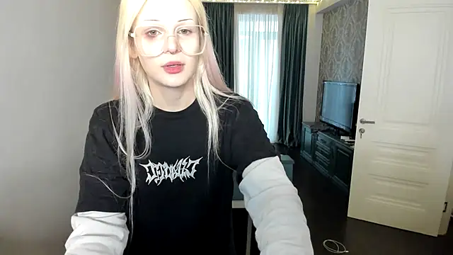 Snapshot of sashakiss99 chatting on December 26, 2024, 12:16 pm sashakiss99 online show from December 26, 2024, 12:16 pm