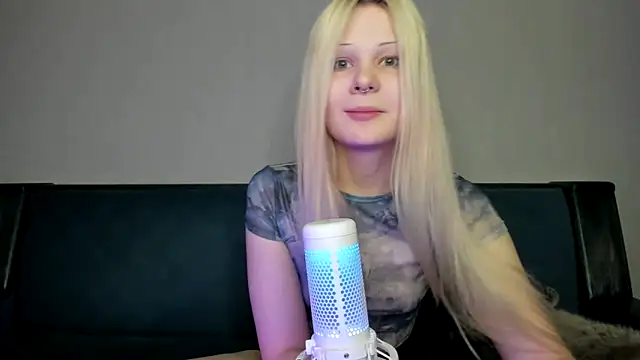 Snapshot of sashakiss99 chatting on January 3, 2025, 11:25 am sashakiss99 online show from January 3, 2025, 11:25 am