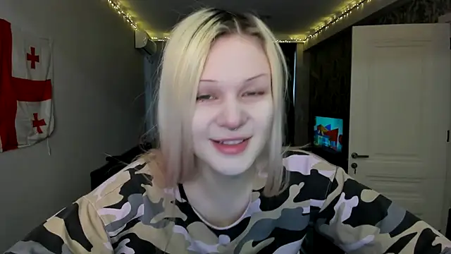 Snapshot of sashakiss99 chatting on January 23, 2025, 10:11 am sashakiss99 online show from January 23, 2025, 10:11 am