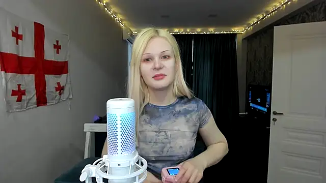 Snapshot of sashakiss99 chatting on February 24, 2025, 10:04 am sashakiss99 online show from February 24, 2025, 10:04 am