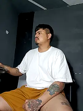 Snapshot of DickMasterfindom chatting on November 20, 2025, 2:12 am DickMasterfindom online show from November 20, 2025, 2:12 am