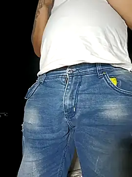 Snapshot of DickMasterfindom chatting on December 2, 2025, 12:49 am DickMasterfindom online show from December 2, 2025, 12:49 am