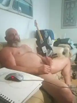 iambradz online show from November 1, 2025, 4:58 am