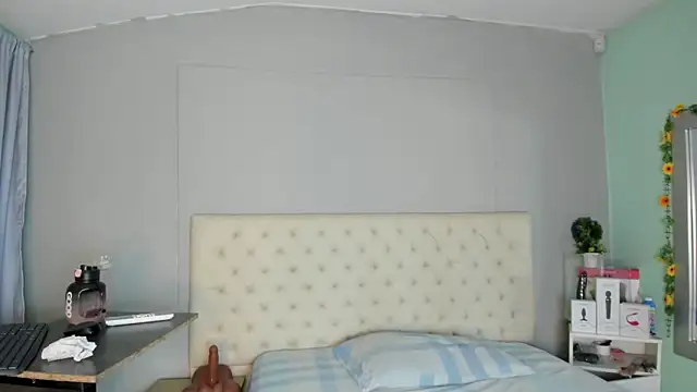 nami sam01 online show from October 1, 2025, 1:50 pm