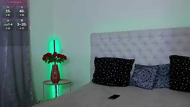 Snapshot of TamarraFox chatting on November 7, 2025, 4:34 am TamarraFox online show from November 7, 2025, 4:34 am