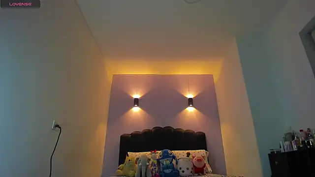 Sofia Clauss  online show from February 13, 2026, 5:14 am