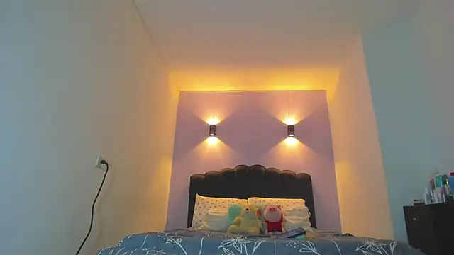 Sofia Clauss  online show from February 27, 2026, 4:12 am