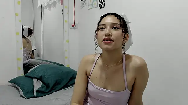 Snapshot of gabriela_duarte1 chatting on March 10, 2025, 6:59 am gabriela duarte1 online show from March 10, 2025, 6:59 am