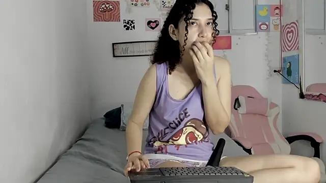 Snapshot of gabriela_duarte1 chatting on September 19, 2025, 6:26 am gabriela duarte1 online show from September 19, 2025, 6:26 am