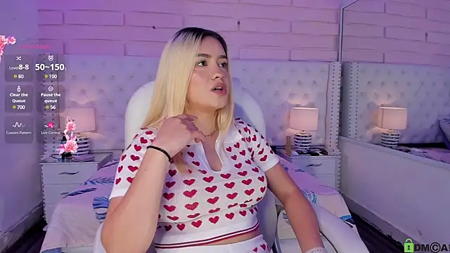 Snapshot of Yaaky_ chatting on December 12, 2024, 1:32 am Yaaky online show from December 12, 2024, 1:32 am