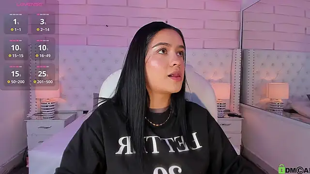 Snapshot of Yaaky_ chatting on February 19, 2025, 8:31 pm Yaaky online show from February 19, 2025, 8:31 pm