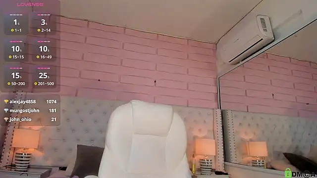 Snapshot of Yaaky_ chatting on February 24, 2025, 8:47 pm Yaaky online show from February 24, 2025, 8:47 pm