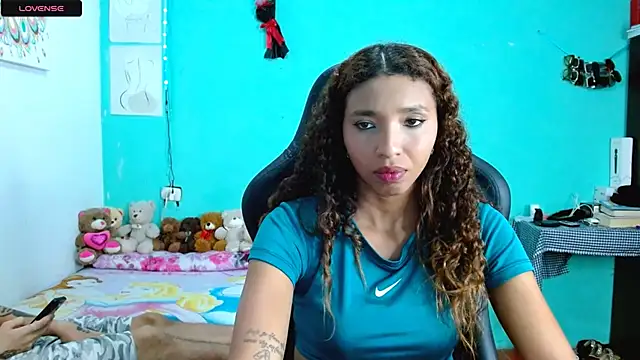 Snapshot of sensitive_brunette chatting on February 3, 2026, 10:59 pm sensitive brunette online show from February 3, 2026, 10:59 pm