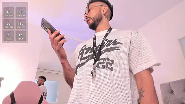 Tom cooper  online show from November 17, 2025, 12:33 pm