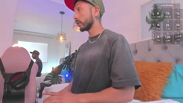 Snapshot of Tom_cooper_ chatting on December 18, 2025, 1:06 pm Tom cooper online show from December 18, 2025, 1:06 pm