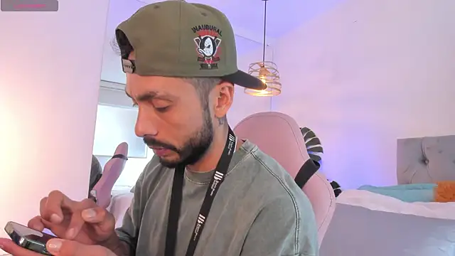 Snapshot of Tom_cooper_ chatting on December 20, 2025, 1:07 pm Tom cooper online show from December 20, 2025, 1:07 pm