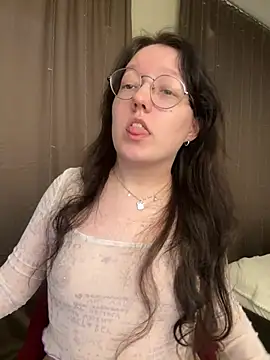 Snapshot of emigooflordXD chatting on February 9, 2025, 6:54 am emigooflordXD online show from February 9, 2025, 6:54 am