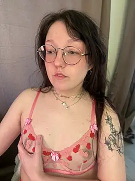 Snapshot of emigooflordXD chatting on February 20, 2025, 9:44 am emigooflordXD online show from February 20, 2025, 9:44 am
