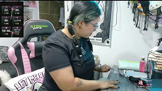 Snapshot of mollyshake1 chatting on November 10, 2025, 11:20 am mollyshake1 online show from November 10, 2025, 11:20 am