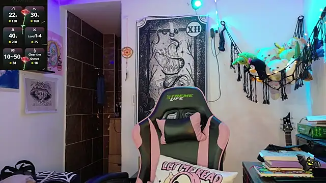 Snapshot of mollyshake1 chatting on December 16, 2025, 6:40 am mollyshake1 online show from December 16, 2025, 6:40 am