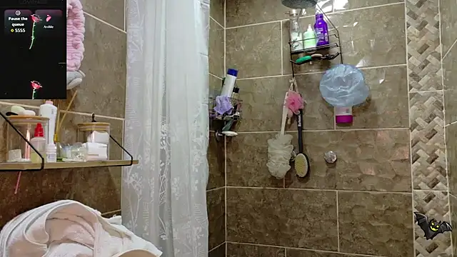 Snapshot of mollyshake1 chatting on January 6, 2026, 1:42 am mollyshake1 online show from January 6, 2026, 1:42 am