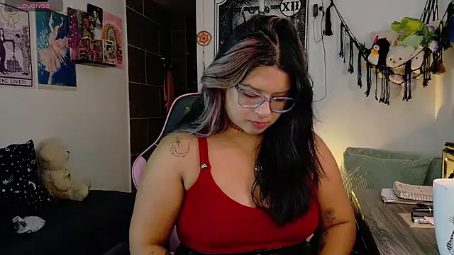 Snapshot of mollyshake1 chatting on February 8, 2026, 11:02 am mollyshake1 online show from February 8, 2026, 11:02 am