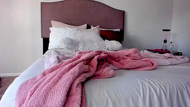 Snapshot of yiauana chatting on October 22, 2025, 11:04 pm yiauana online show from October 22, 2025, 11:04 pm