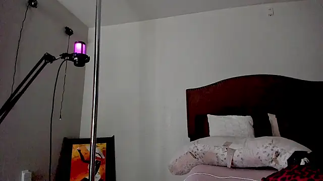 Snapshot of yiauana chatting on October 28, 2025, 10:23 pm yiauana online show from October 28, 2025, 10:23 pm