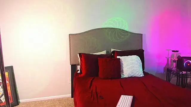 Snapshot of yiauana chatting on November 12, 2025, 8:48 am yiauana online show from November 12, 2025, 8:48 am