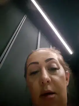 Snapshot of AvaLloyd chatting on February 17, 2025, 3:36 am AvaLloyd online show from February 17, 2025, 3:36 am