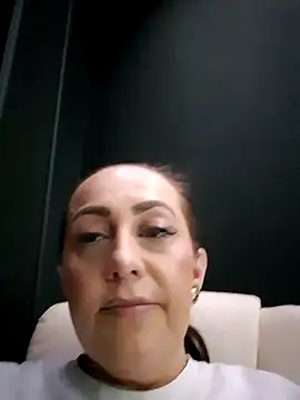 Snapshot of AvaLloyd chatting on February 18, 2025, 3:10 am AvaLloyd online show from February 18, 2025, 3:10 am