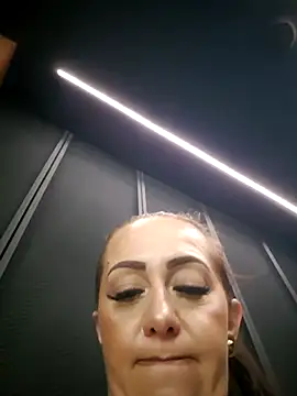 Snapshot of AvaLloyd chatting on February 26, 2025, 3:32 am AvaLloyd online show from February 26, 2025, 3:32 am